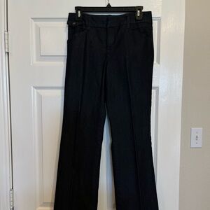 Jones New York Jeans
Size 4
79% cotton 21% polyester